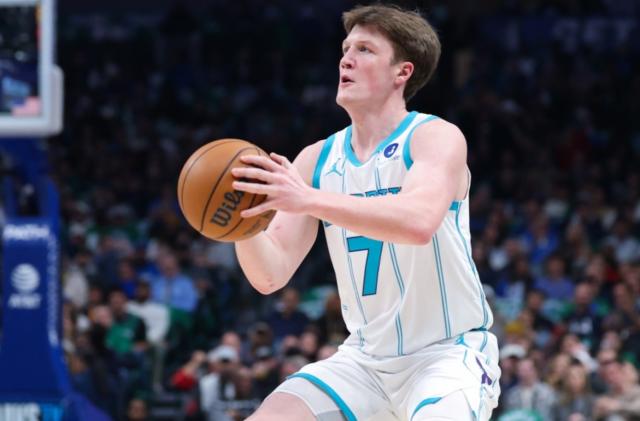 九游-库里迎最强挑战者 克尼普尔58场200三分历史最快!