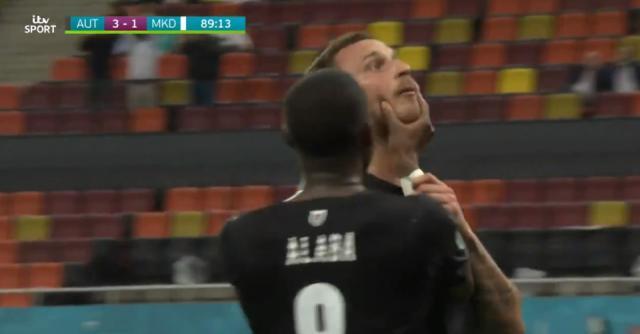 九游游戏-媒体曝光阿瑙骂人原话内容 海港外援已公开道歉